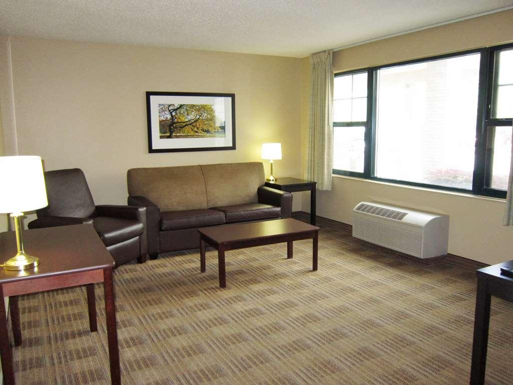 Extended Stay America Select Suites - Philadelphia - Malvern - Great Valley Room photo